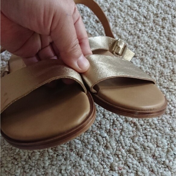 Saks Fifth Avenue COLLECTION Leather Strap Sandals size 7 - Picture 4 of 10